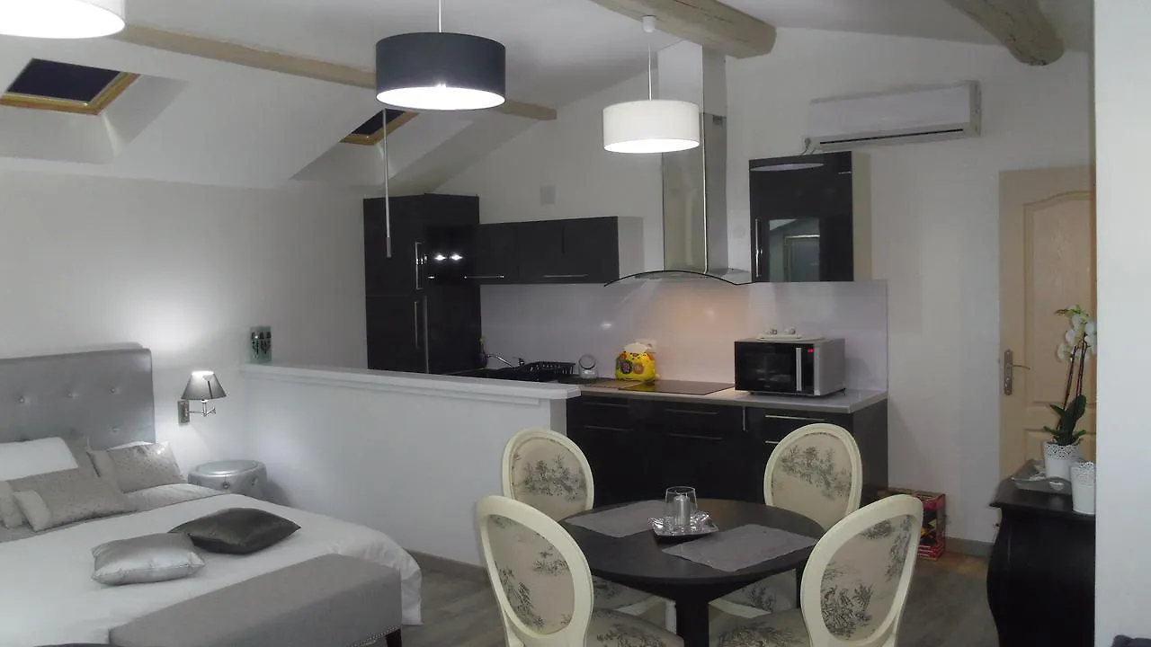Mas De L'Air - Maison De Charme Bed and Breakfast Noves 0*,  Francia