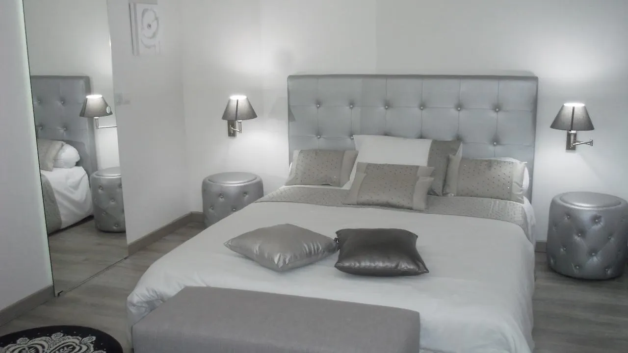 Mas De L'Air - Maison De Charme Bed & Breakfast Noves France