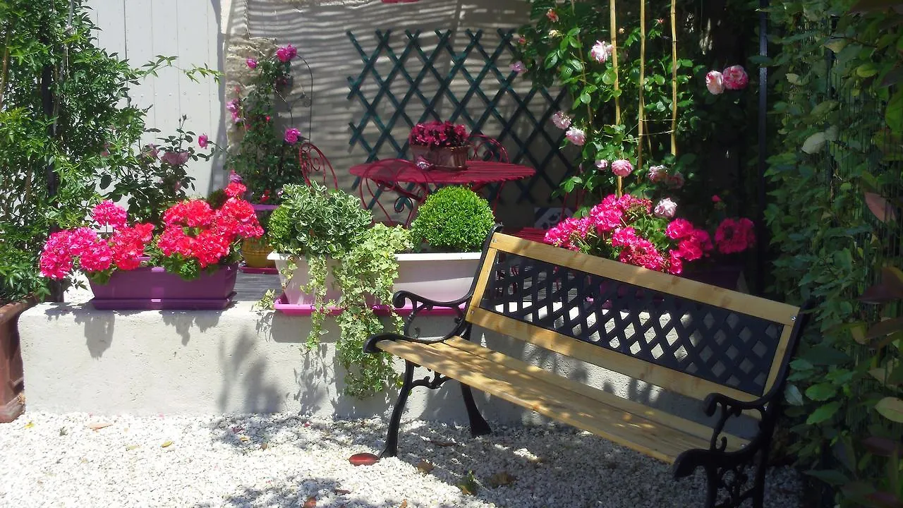 Mas De L'Air - Maison De Charme Bed & Breakfast Noves